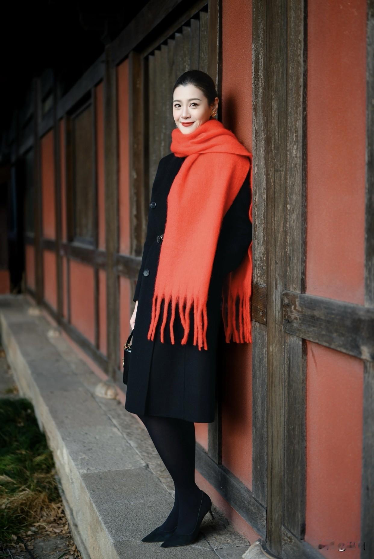 有气质的穿搭如何打造?注重衣服的质感，材质好更显气质。