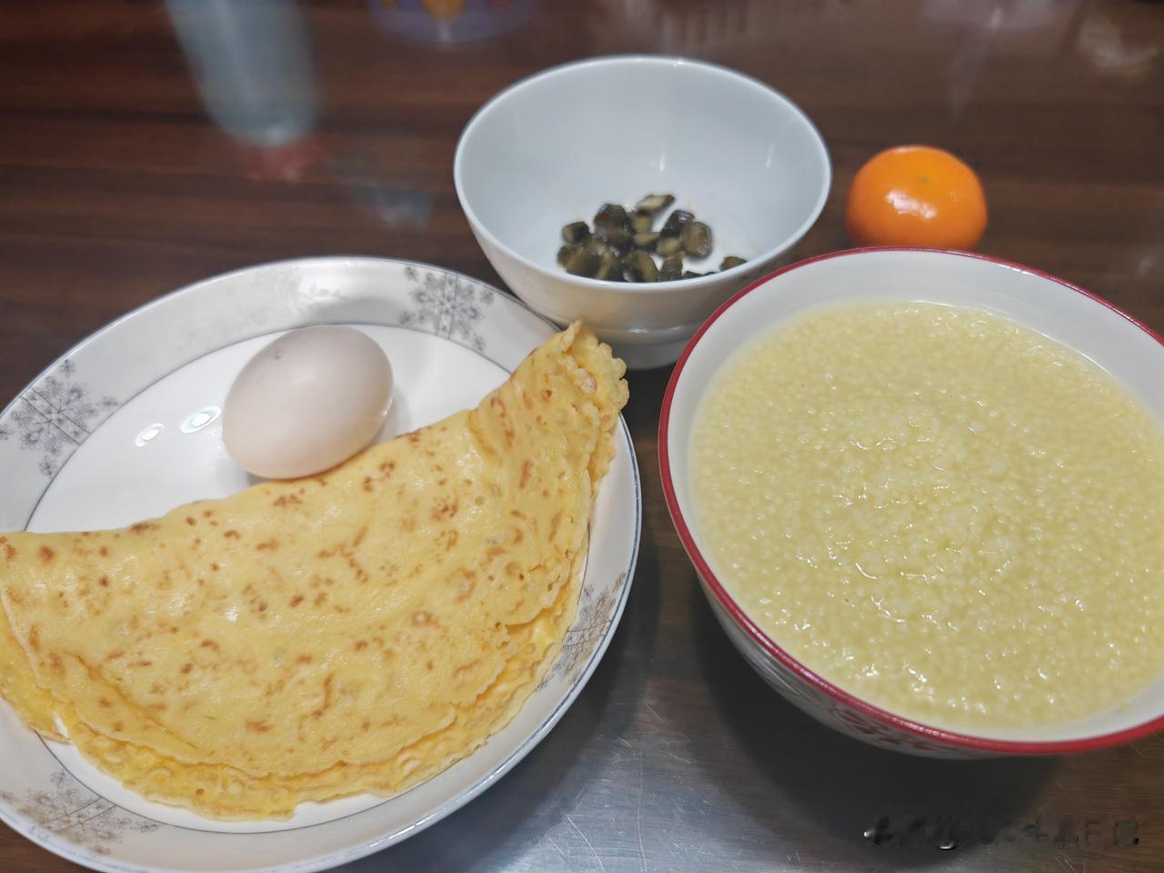 早餐分享～
周天孩子们都不休息，上班的上班，上学的上学。

早晨5点四十分钟睡醒
