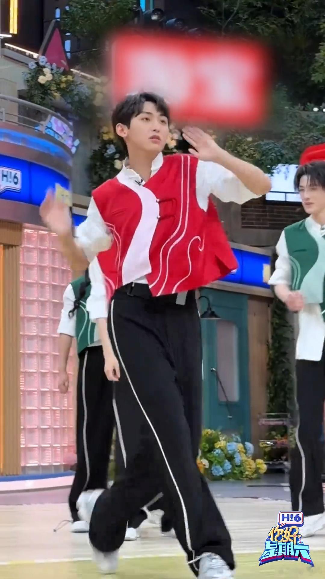 唐九洲cha了依赖摇唐九洲cha舞狂徒你好星期六唐九洲沉浸式跳依赖摇太绝了！全程