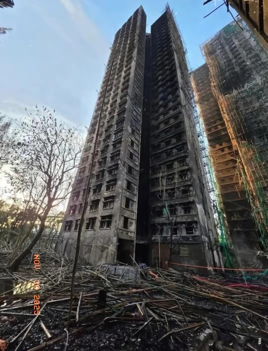 香港宏福苑业主获得6个月房贷宽限，免罚息和手续费。

房子被烧了，房贷不会免除，