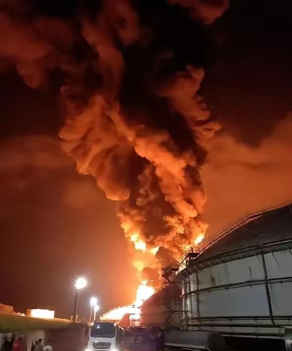 美以无底线伊朗玩命了！
 
这真不是口头放狠话！是美以把霸凌玩到没边、把伊朗逼到