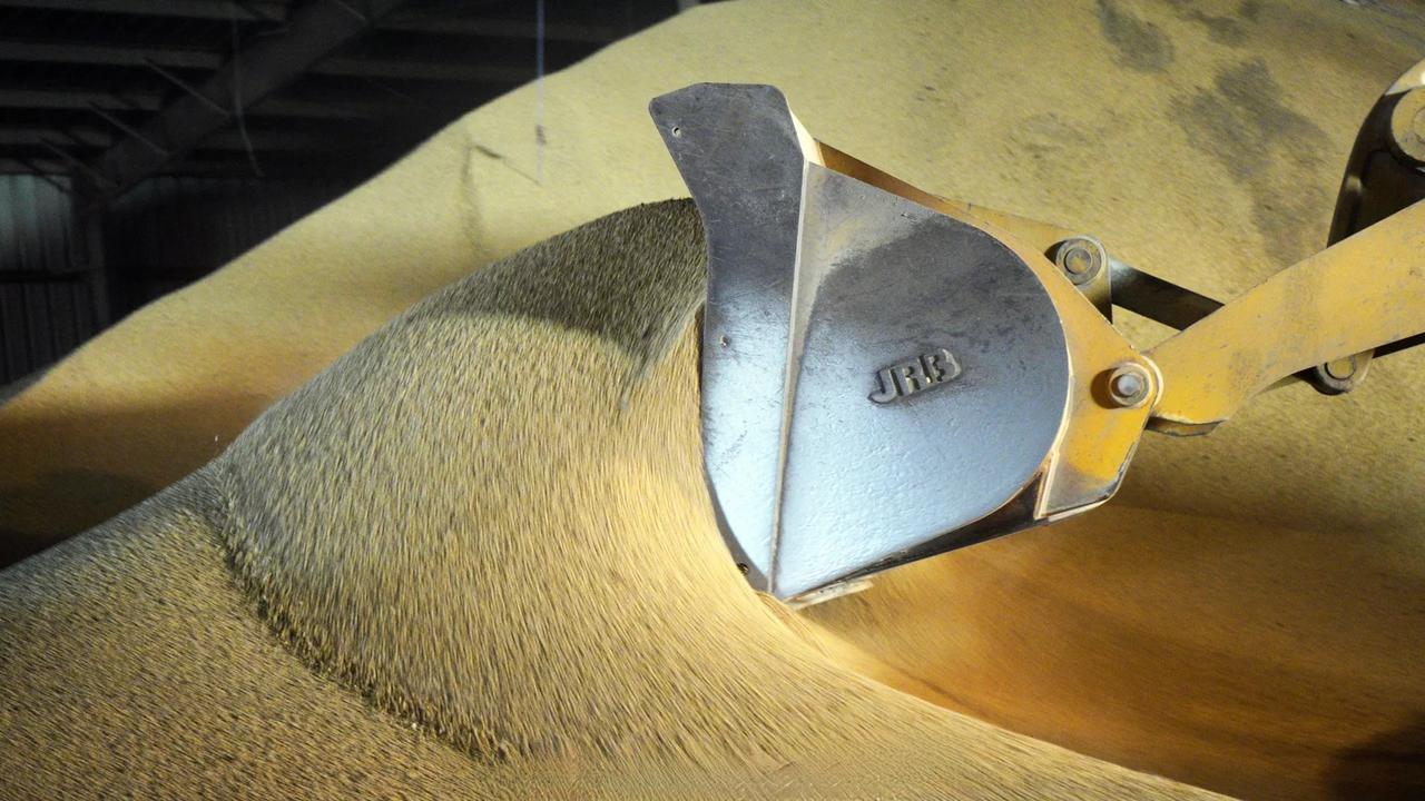 美国财政部长斯科特·贝森特在福克斯商业频道节目中表示：“中国已同意本季到明年1月