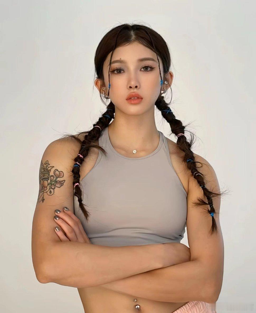 大大方方的承认真的好酷，姐姐就是美貌与实力并存的神#吴艳妮[超话]# ​​​