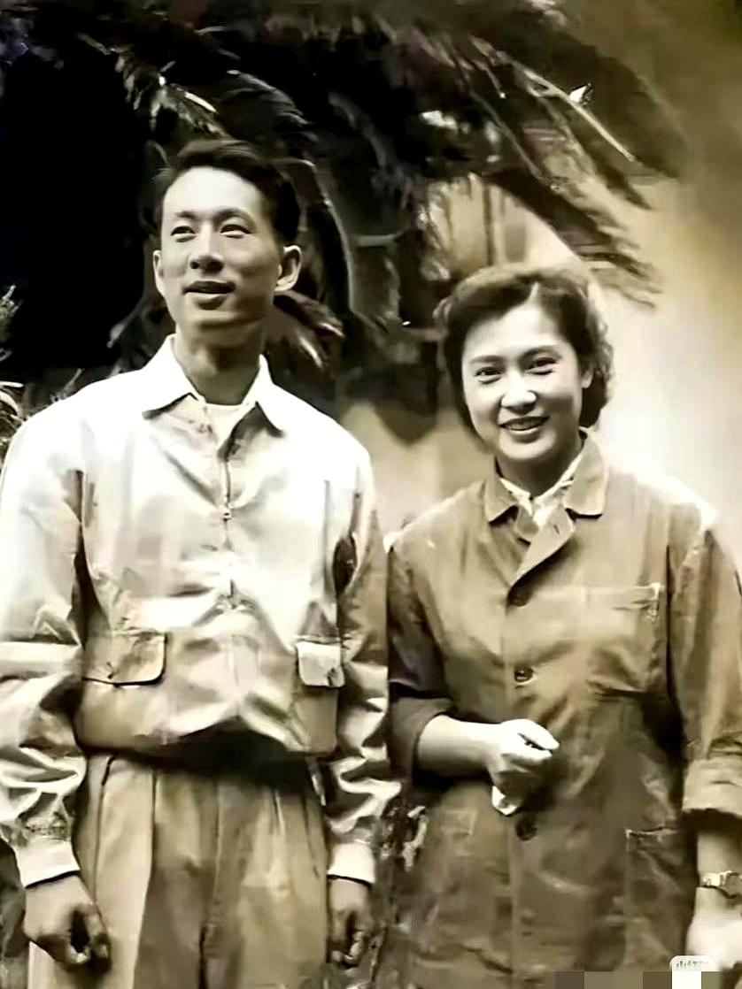 我随手问了十个人，结果九个都摇头。
最后那个能点头认出的，像从记忆里掏出一个尘封