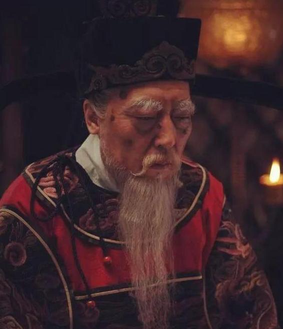 1565年，85岁的严嵩被抄家，抄出3万多两黄金，300万两白银，珍宝古玩更是不