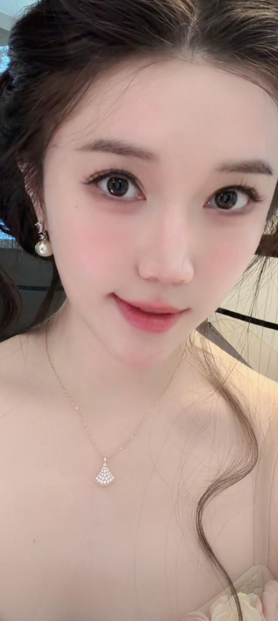 这位小姐姐好漂亮啊！