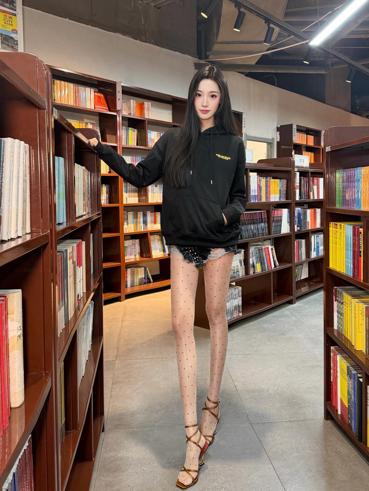 再靠近一点点就让你牵手 再勇敢一点点我就跟你走穆祉丞恋人未满 穿搭