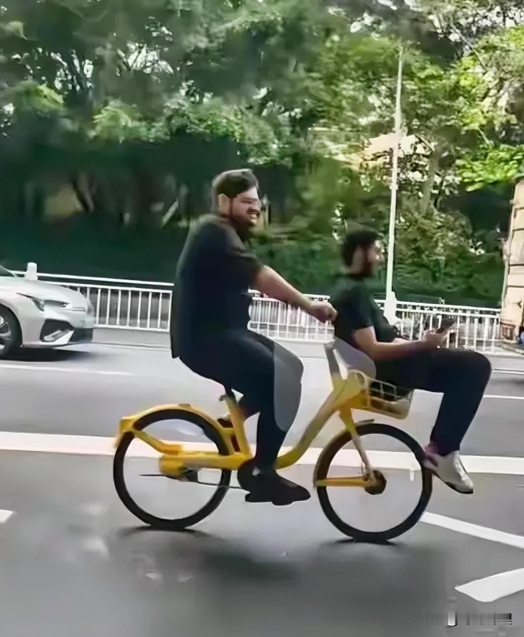 看不明白，是招不到留学生吗？

为啥招这么多三哥来留学，看他们那样，还觉得自己挺
