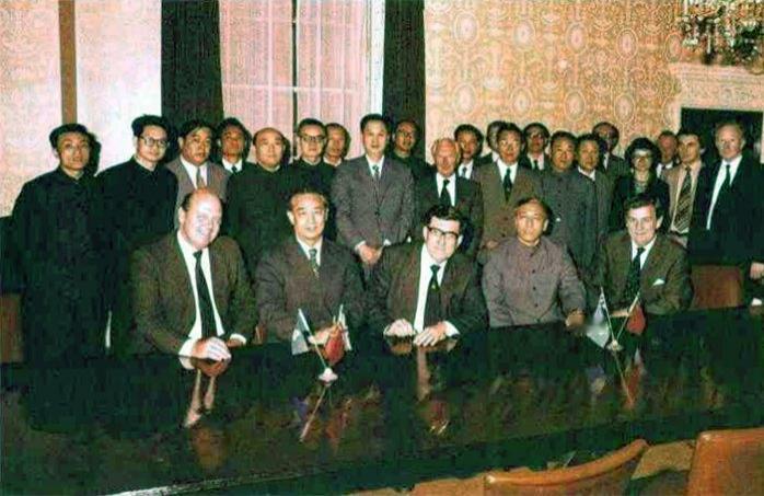 分两步走，先交付F-7B
约旦要求的改装型交付时间紧，成飞一时无法完成，只好分两