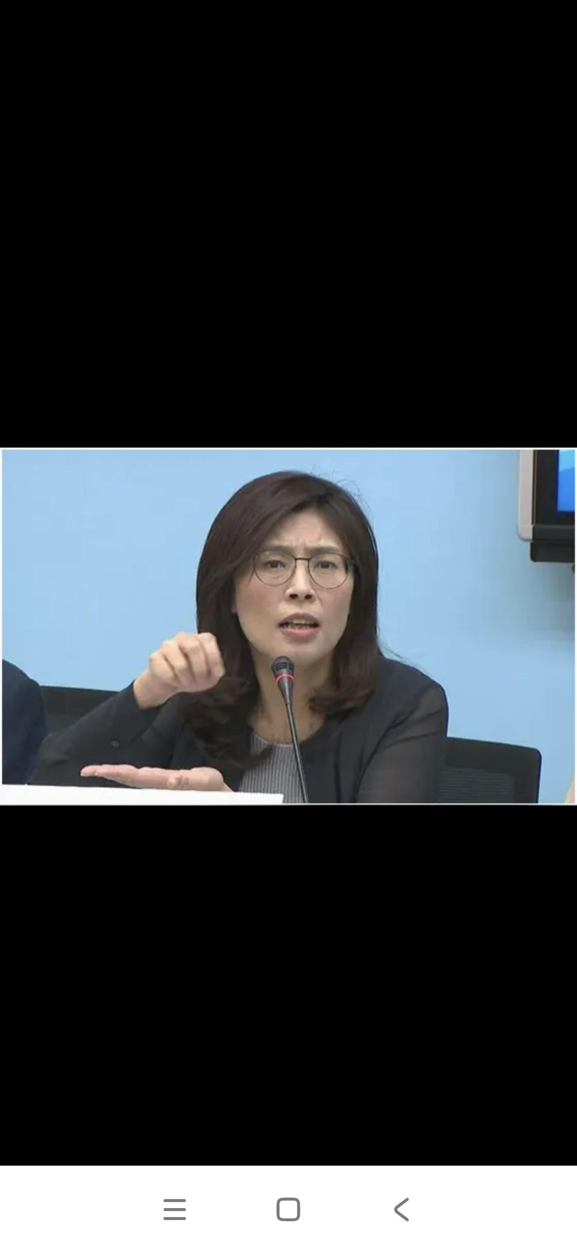 郑丽文媚美言论引起热议 
国民党主席郑丽文即将访美，临行前在国民党中常会为即将到