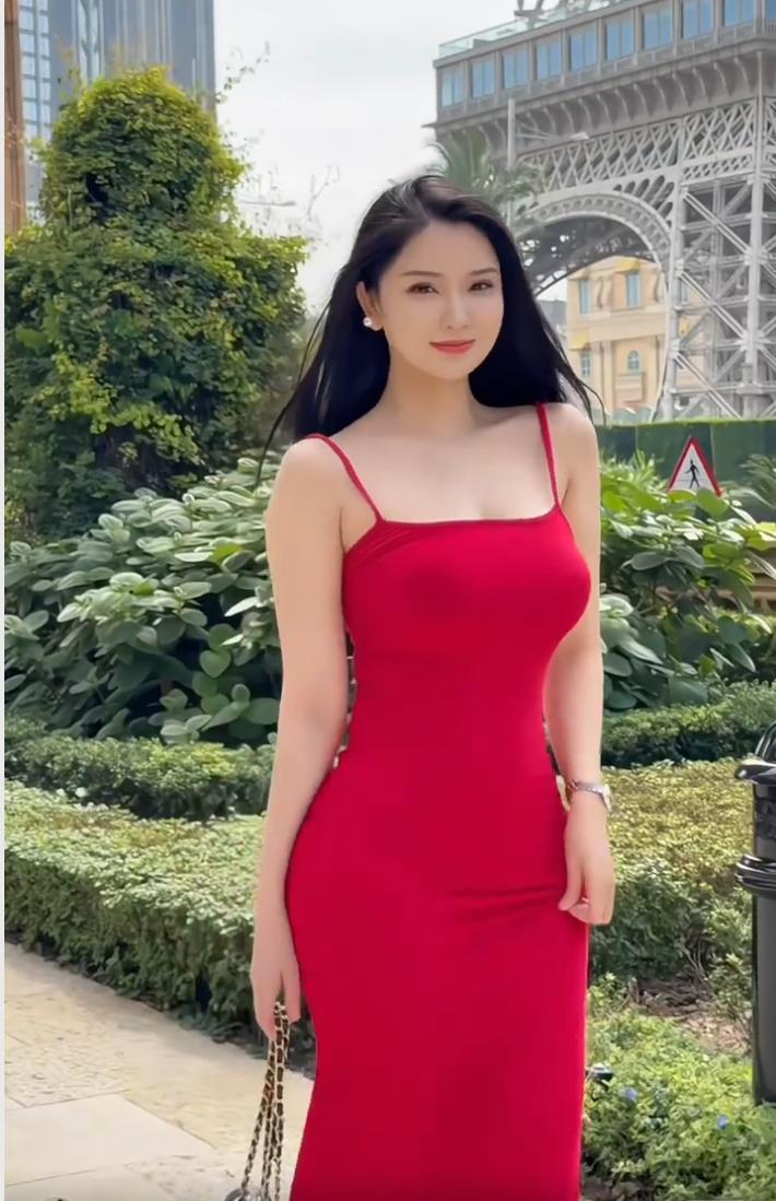 今日份宝藏吊带连衣裙分享