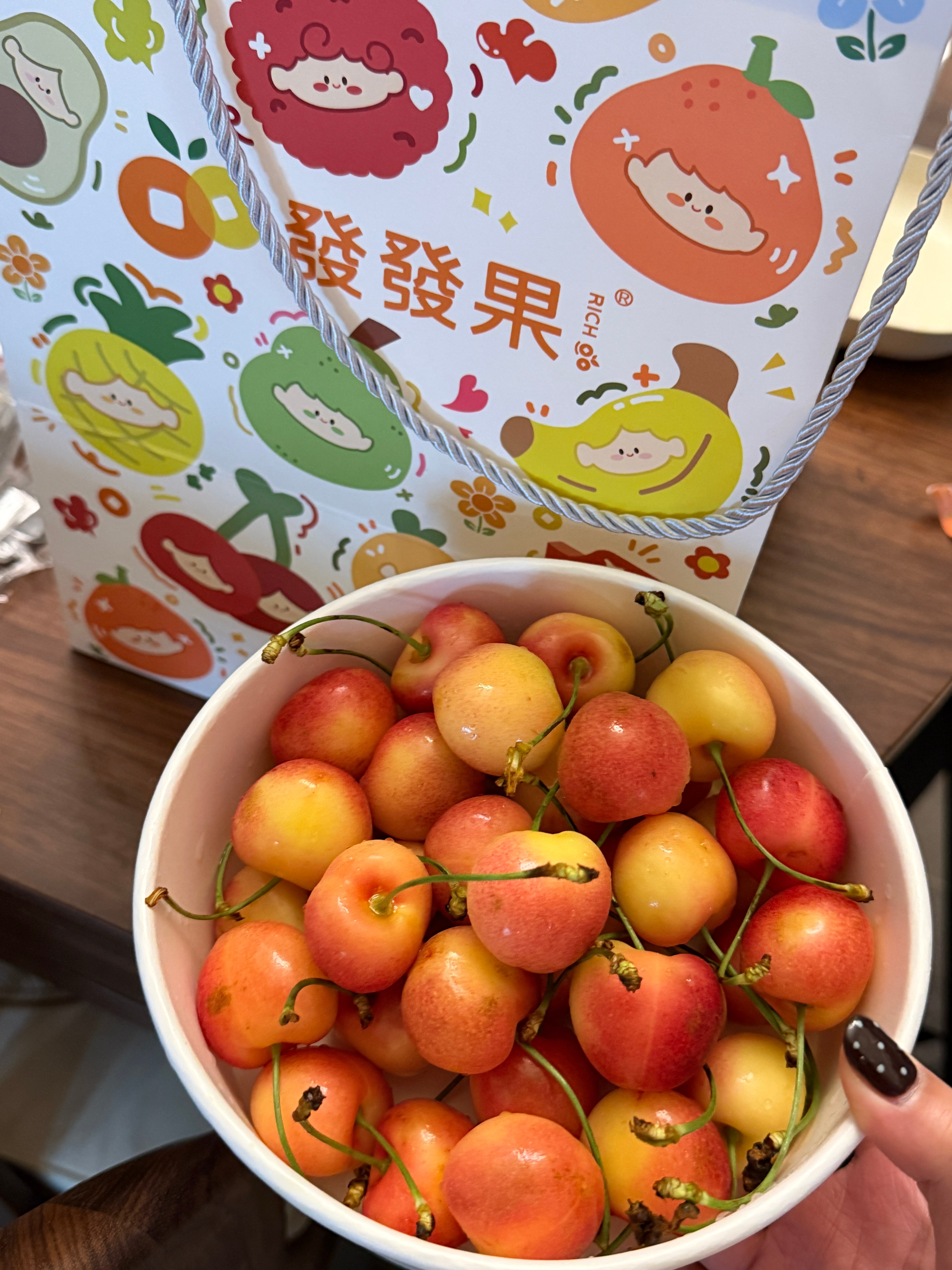 我今天开始遵循小猪生活法则:1.平等地瞧不起任何人2.多睡觉3.多晒太阳4.多散