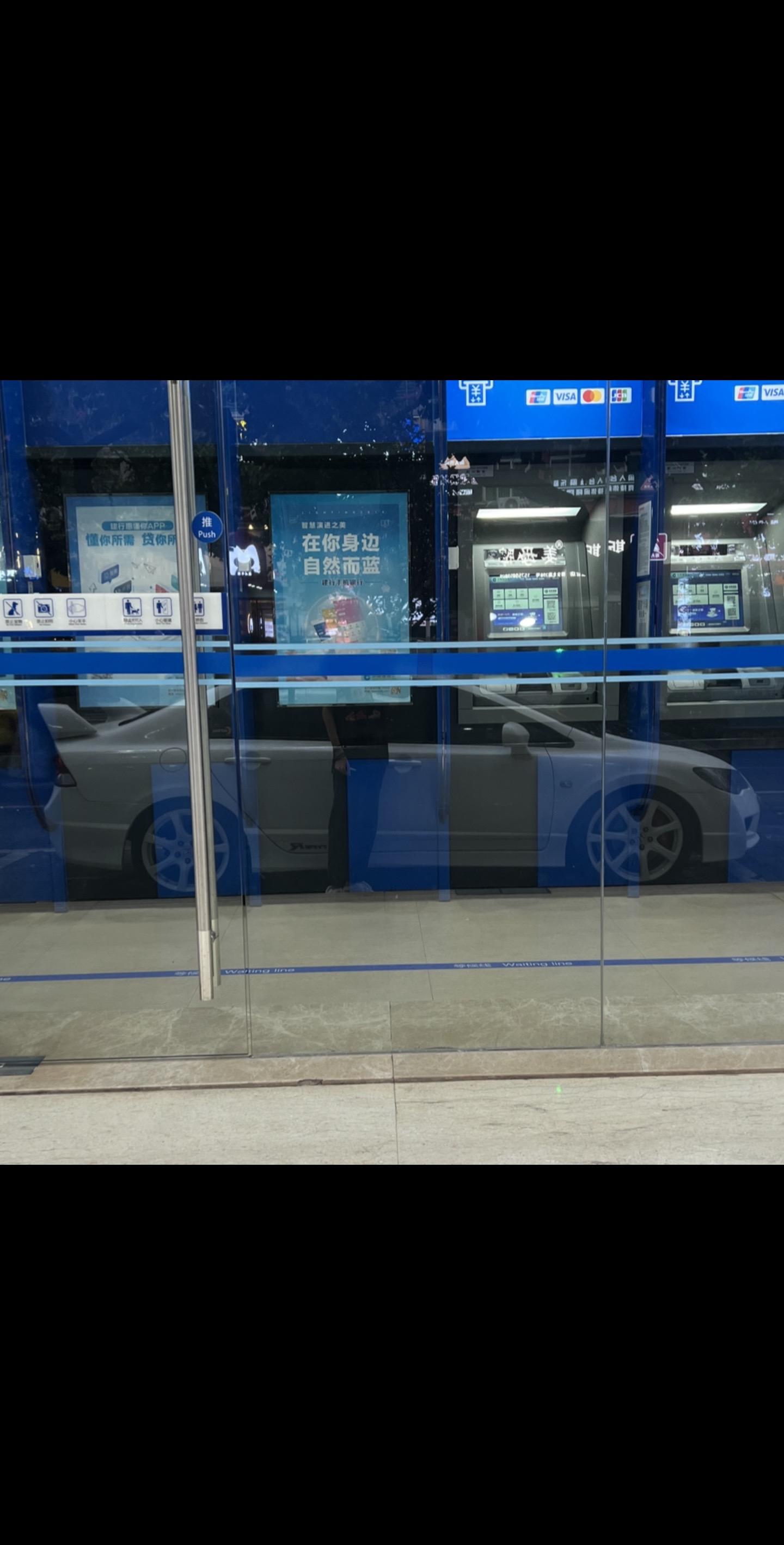 本人已经累了 不想给任何人提供情绪价值了 我们都安静点 好吗
