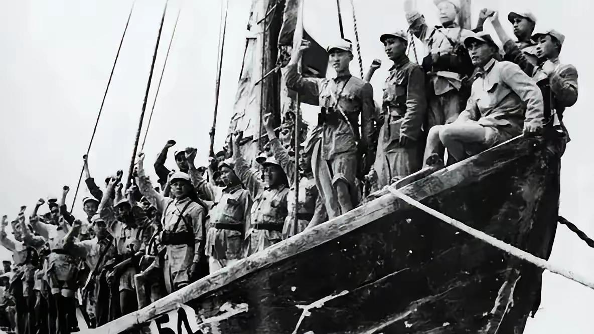 1950年，海南战前百名战士漂泊至越南，韩先楚下令开除军籍，师长徐国夫多年后才明