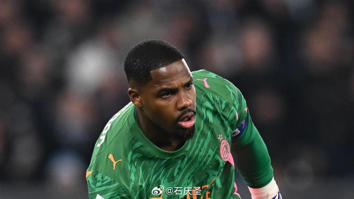 【迈尼昂】迈尼昂是全欧洲最具决定性的门将之一：根据统计，他共计扑救避免丢球 9.