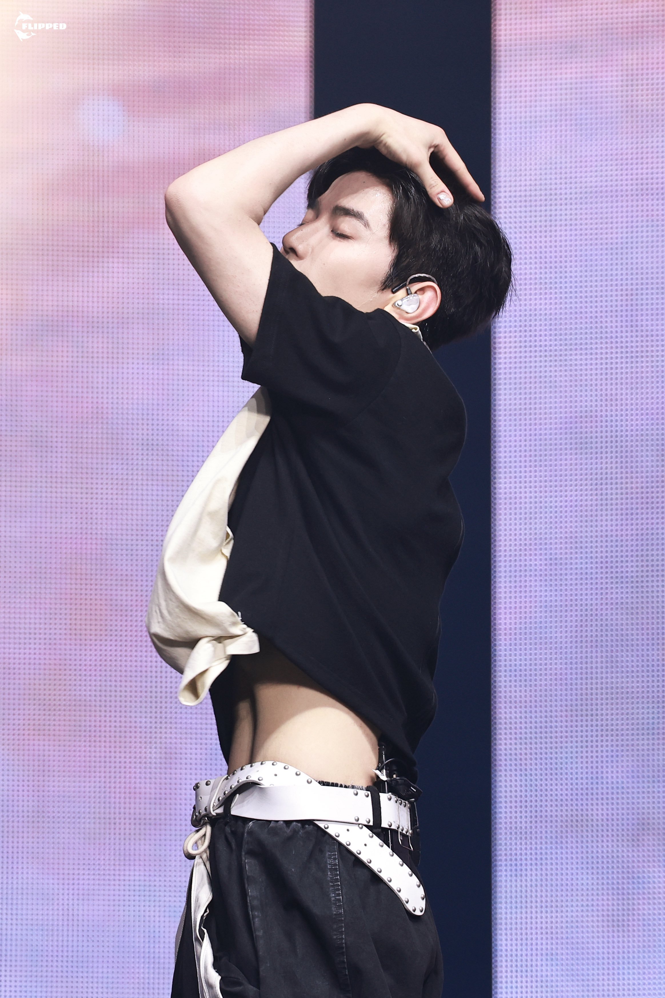 鼻血喷涌而出;;;;260619高清/flipped_bbhh 
