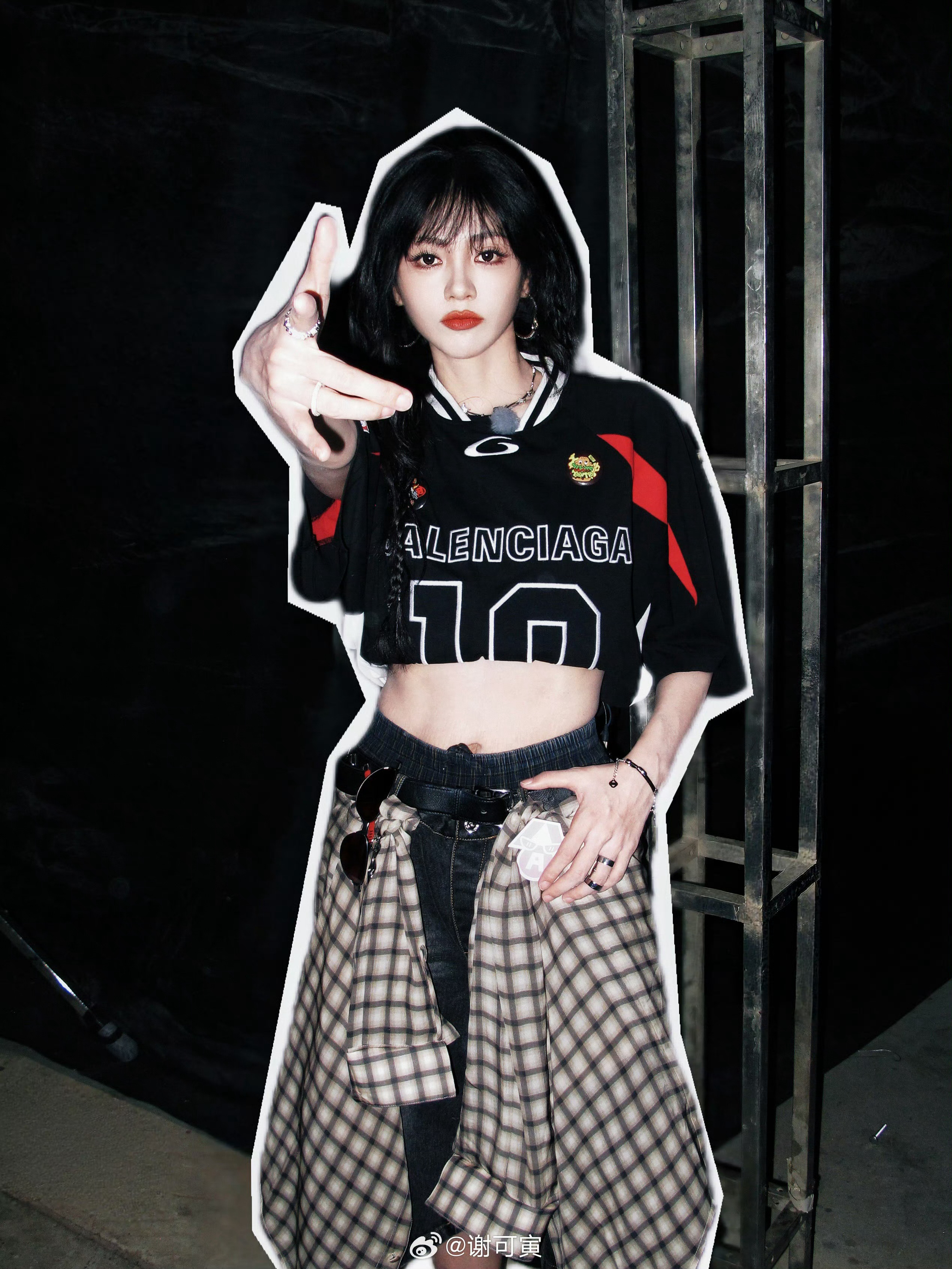 谁能莫名其妙发给我谢可寅这一身的🔗 
