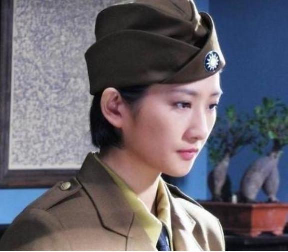 1938年，41岁戴笠借口加班，把秘书余淑衡，带到了卧房，戴笠递给她一杯咖啡：“