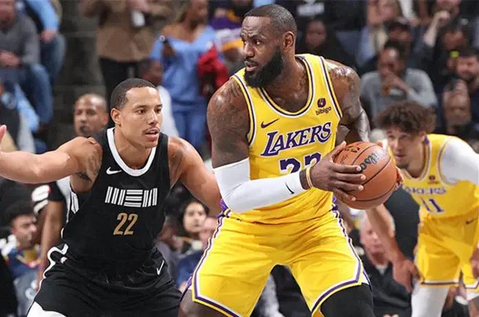 浓眉轮休，海耶斯表现出色，詹姆斯复出砍下三双，湖人大胜灰熊。
第一，詹姆斯之前比