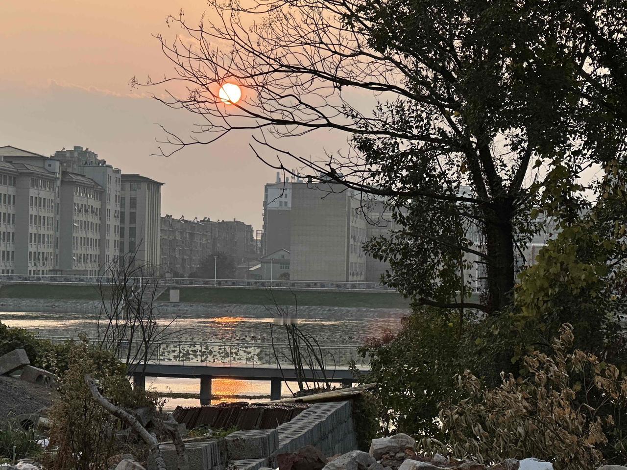 灵活就业50岁能退休吗?
灵活就业人员想啥时退休就啥时退休，50岁当然能退休。关