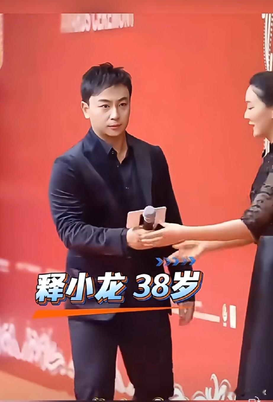 他三岁出道，五岁火遍全国，如今都有38岁了，你看时间等过谁？
一身正气[赞]小时