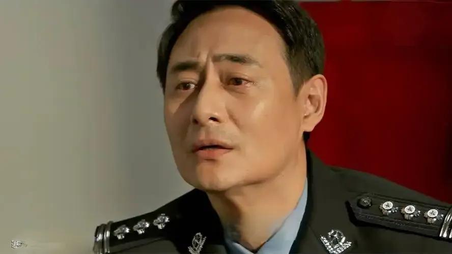 《以法之名》大结局了，孙飞被判了无期徒刑，表面上看，他是″盗也有道”，其实他还有