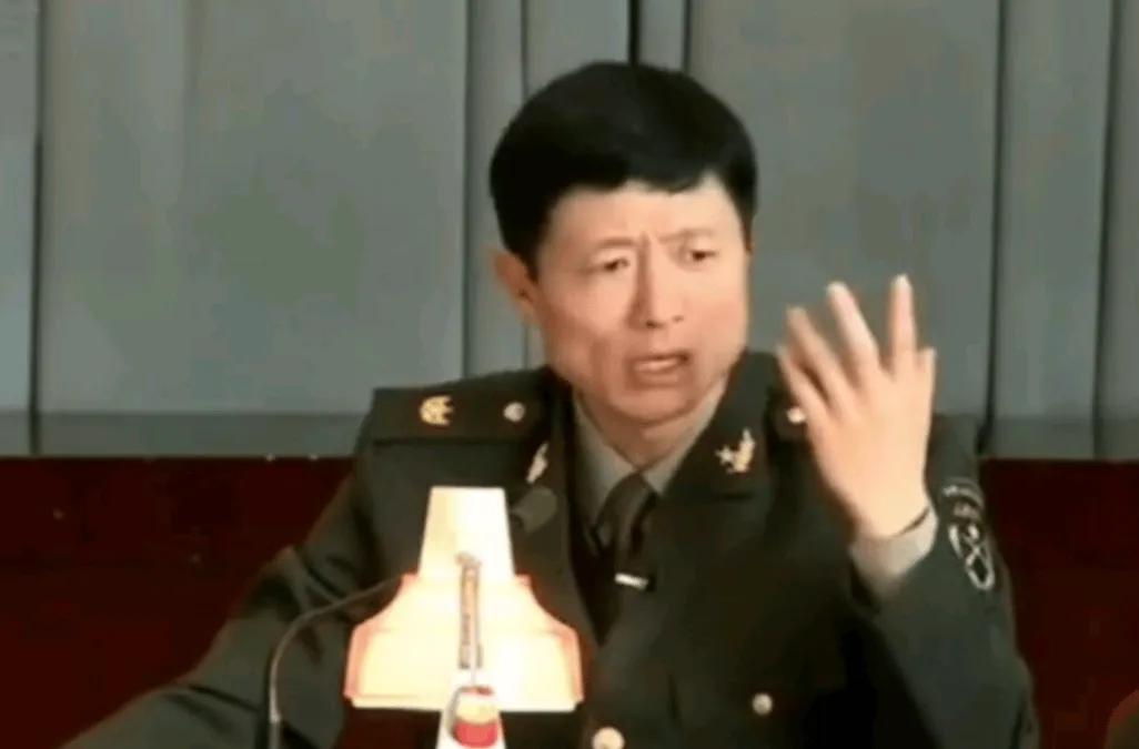 南开大学艾跃进教授生前曾一针见血地指出，社会上刻意抹黑、仇视毛主席的，无非是以下