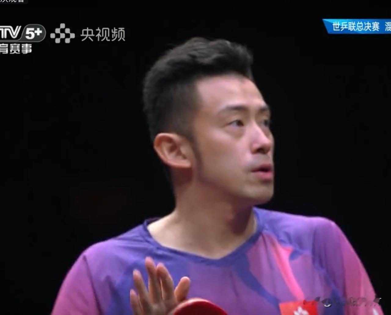 林诗栋蒯曼3:0黄镇廷杜凯琹
第一局开局3:2，林诗栋正手进攻得分4:2，林诗栋