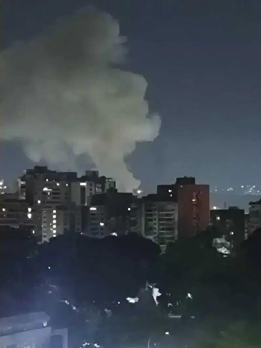 1月3日委内瑞拉遭到美国大规模导弹打击，多处机场、军用目标和国防部大楼遭遇美军导