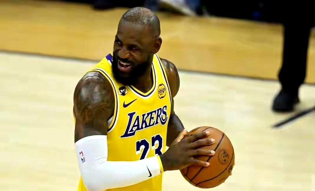 湖人这三巨头，听着吓人，打起来谁都敢输。

三连败，先是主场被凯尔特人血洗22分