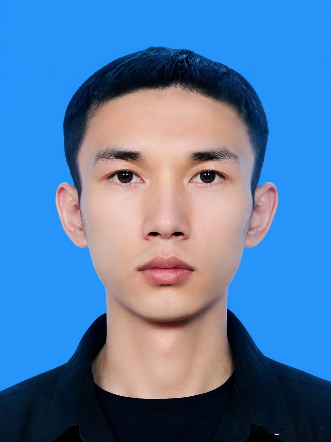 左明清，男，汉族，1996年3月生，生前系福建省厦门市思明区某外卖配送员。202