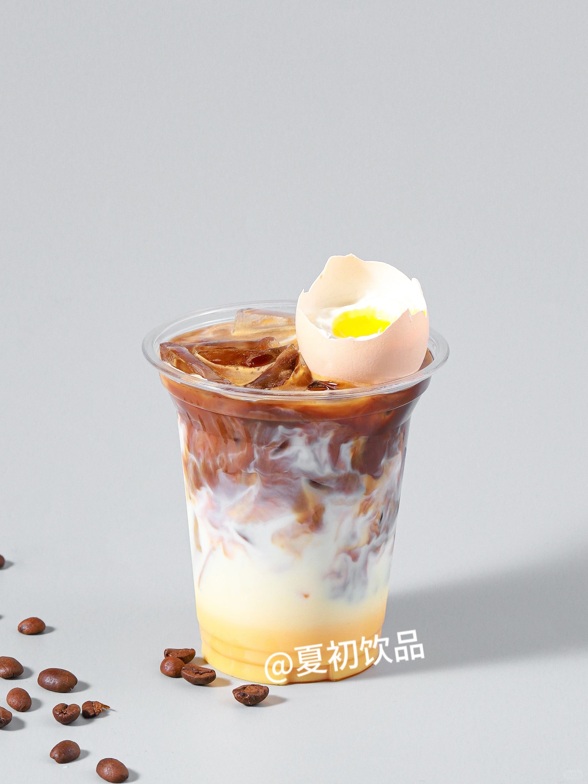 中秋佳节有咸蛋黄月饼也要有咸蛋黄拿铁、冲