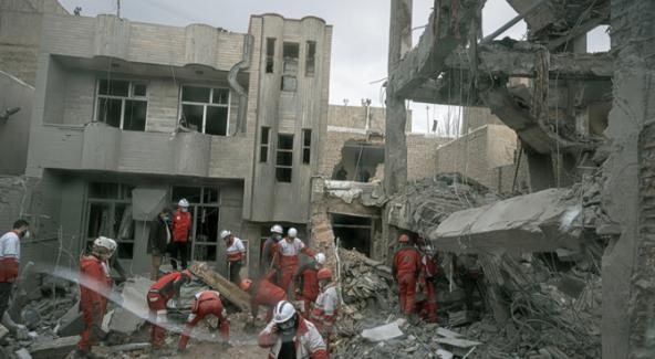 伊朗要是不打一仗，都不知道美国这么弱，这才打了一个多月，美国就已经快有点扛不住了