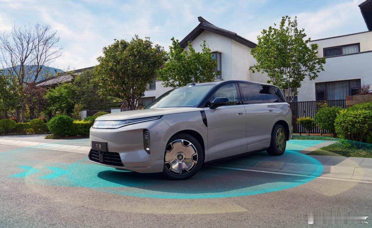 北京车展打卡比亚迪展台直接被大唐圈粉！这台全尺寸旗舰SUV也太顶了吧🔥王朝新旗