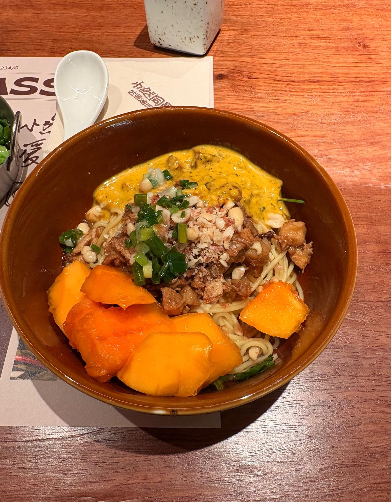 这么说吧，
如果一个普通人突然得到了1000万，
其实他也成不了富翁。

为什么