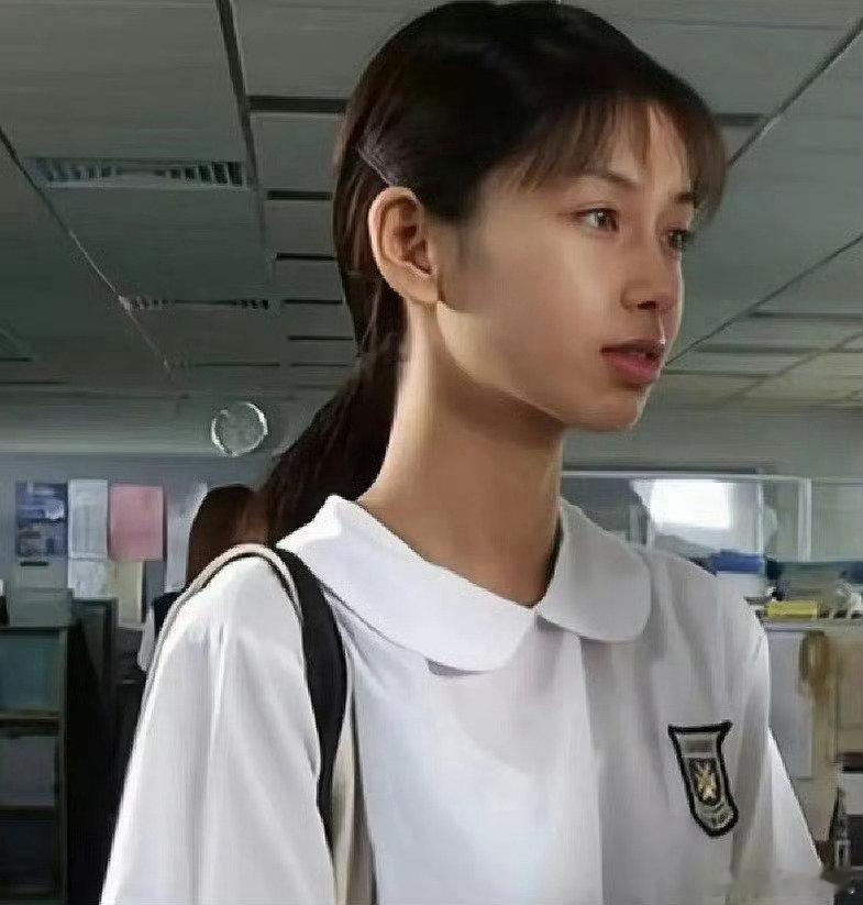 #Angelababy# 真是越长越好看的典型哇[哇] ​​​