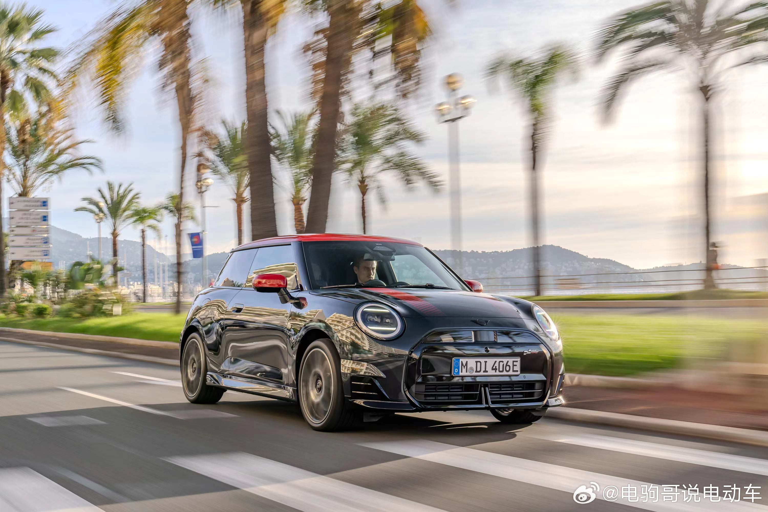 #开MINI真的很City#我们看看全新电动MINI Cooper保留了什么，创
