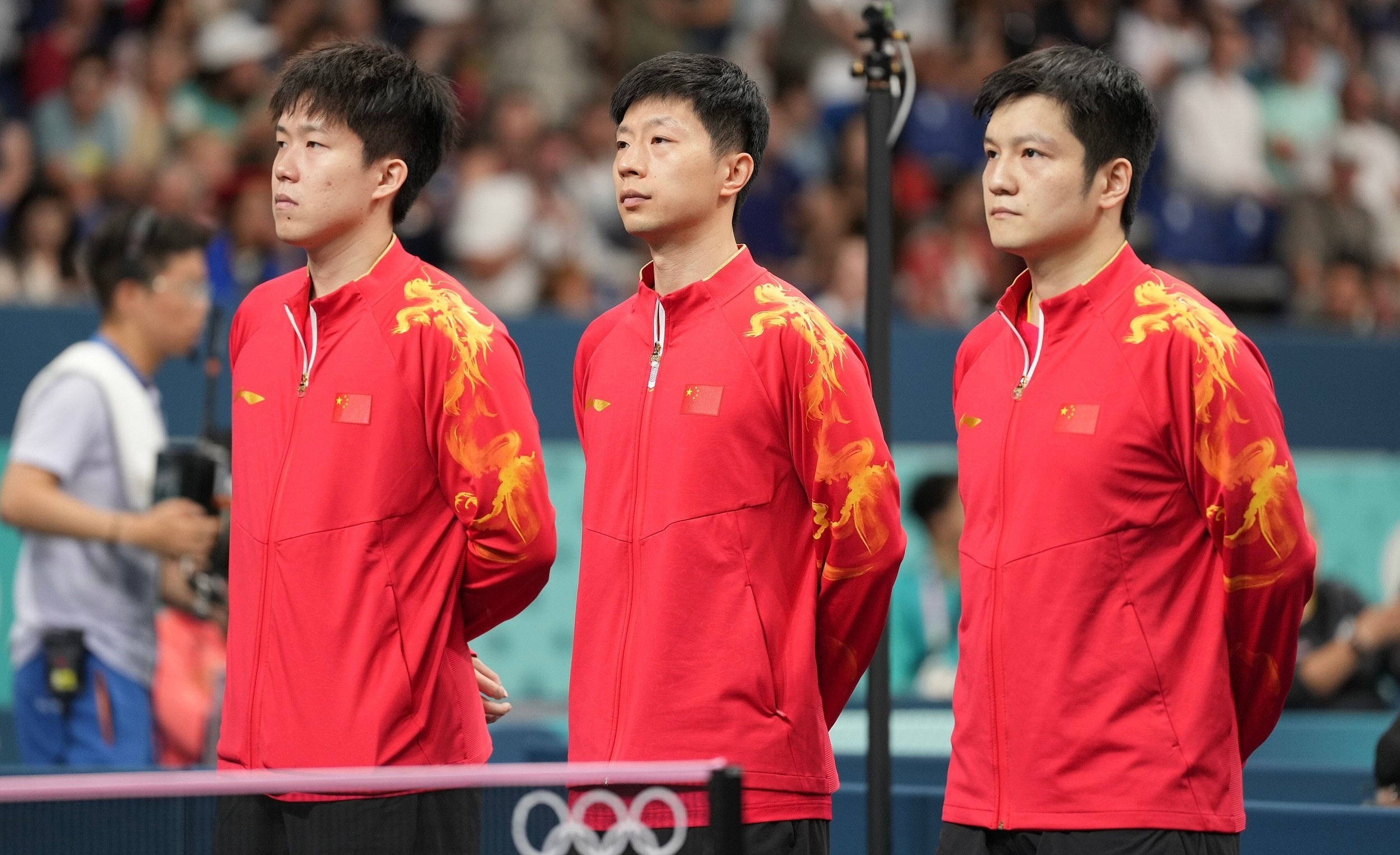乒乓球男团决赛，中国队成功夺金，捍卫霸主地位虽然是3-0，但连续3个3-2赢的不