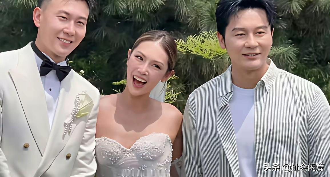 李晨同父异母的妹妹结婚了，作为哥哥，开开心心的出席了婚礼，向妹妹和妹夫表示祝贺。