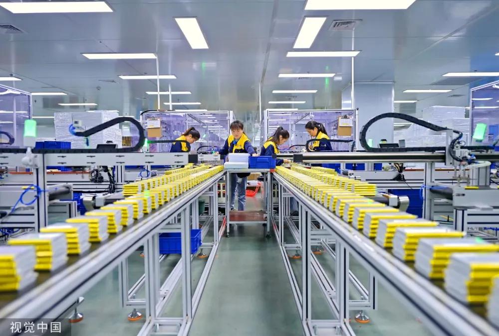 中国出口轻工、家电、服装等外贸企业即将迎来春天的回归，中美正就安排降税征求意见。