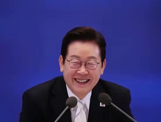 不止台湾是中国的，韩国的李在明最近在一场教育会议上说的一句自嘲的话，意外点出了当