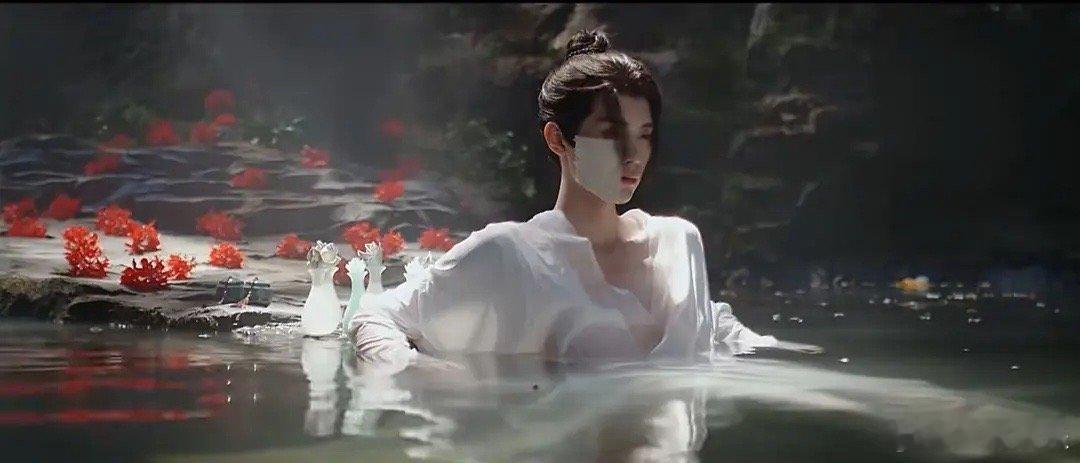 周翊然现在只能靠走这种路线走红吗 