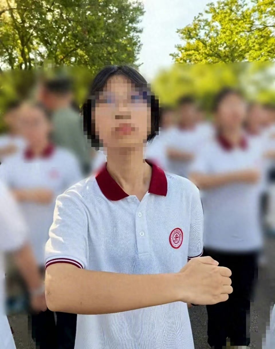 15岁女生军训期间心脏骤停不幸身亡 一直搞不懂军训的意义到底是什么，感觉就是没苦