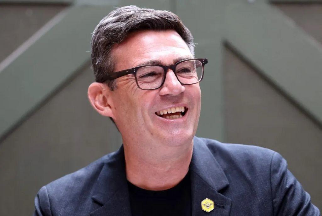 刚上台就砸重金搞核武，7月30日英国首相安迪・伯纳姆官宣，豪掷 84 亿英镑，折