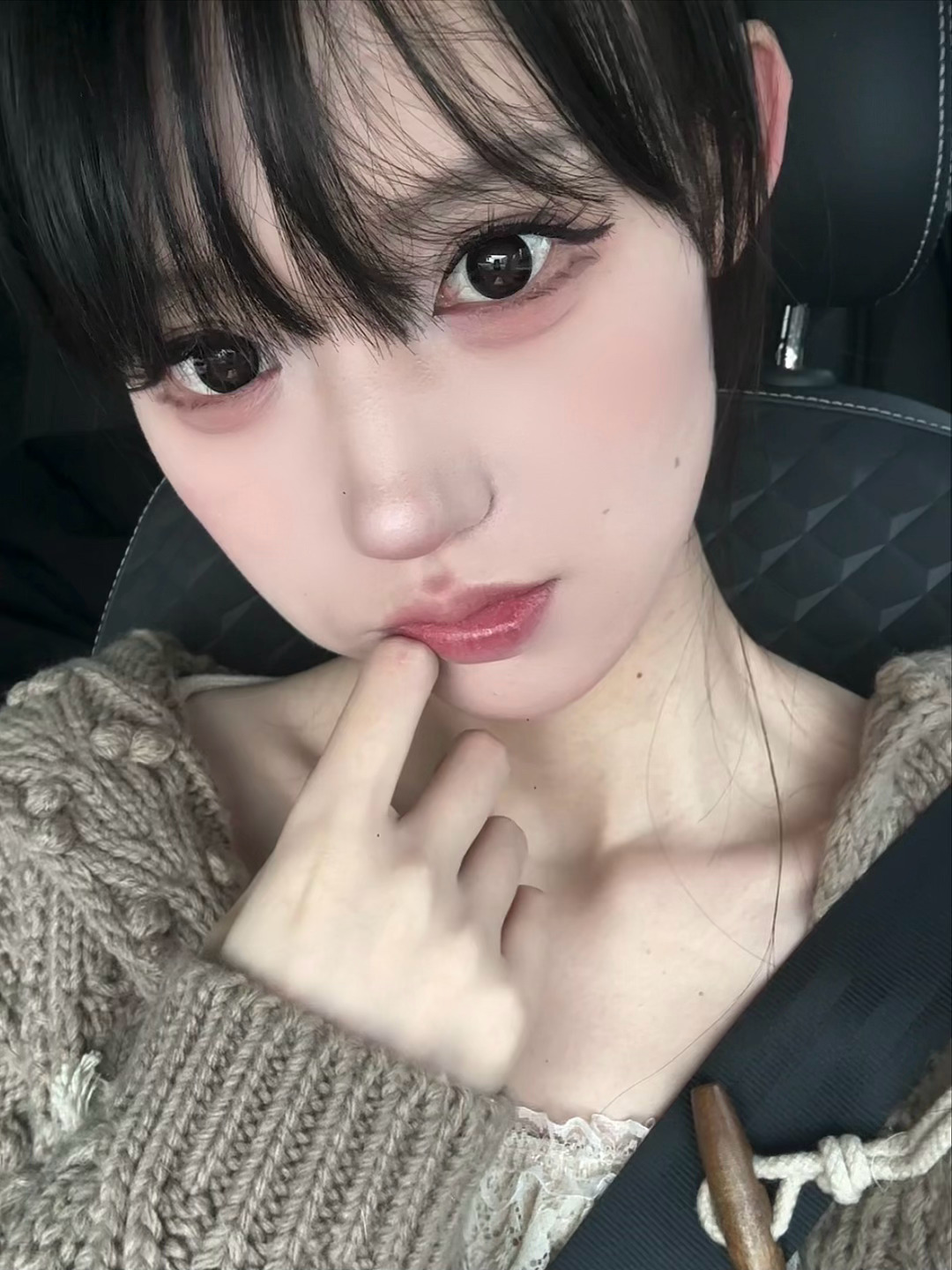 你上辈子一定是碳酸饮料吧？不然怎么看见你就开心的想冒泡呢？ 