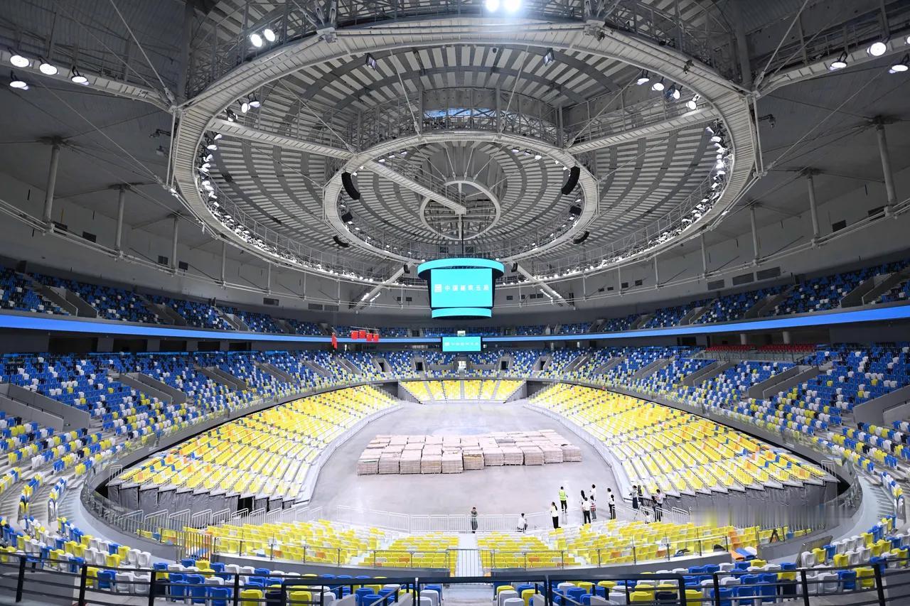 广东男篮赚得盆满钵满！
今天下午17：10，广东男篮发文表示增设新主场！除了东莞