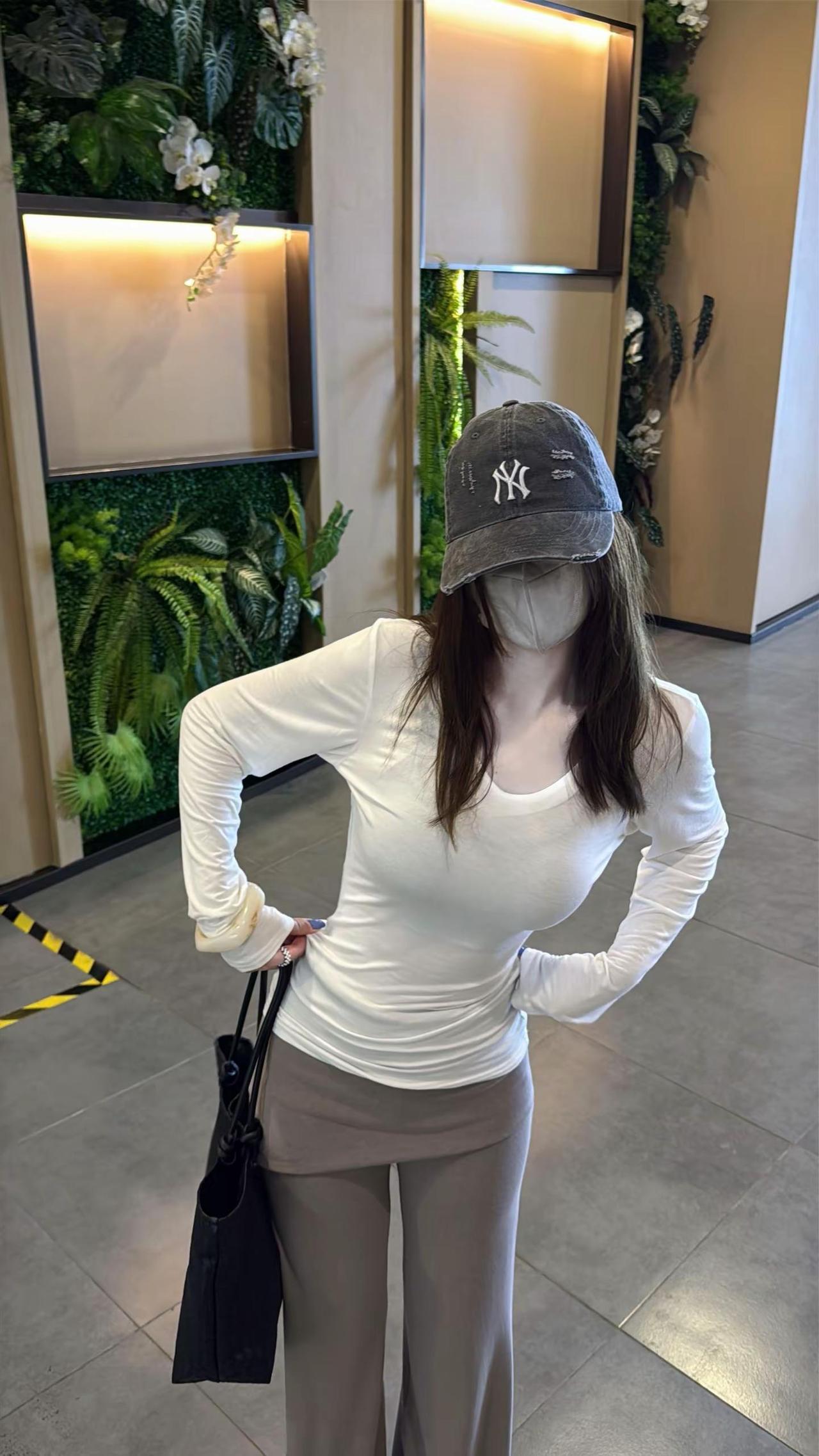 不看脸也是大美女的穿搭。早春姐感穿搭 长袖t恤 早春上衣 不看脸也是大美女的穿搭