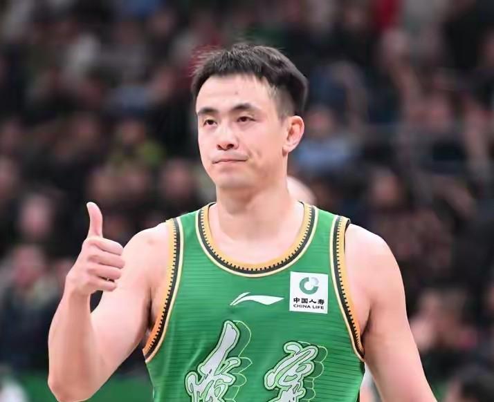 同为高效表现，为何赵继伟难挽球队败局而庞峥麟助队取胜？末节那个关键三分成了比赛的