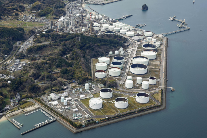 【#日本罕见采购俄罗斯石油#】据塔斯社5月1日报道，在伊朗局势尖锐化和霍尔木兹海