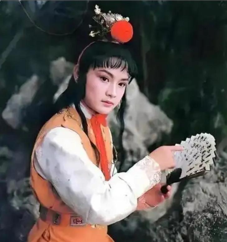 说出来您可能不信！87版《红楼梦》里那位让全国观众念了半辈子的宝二爷，最开始差一